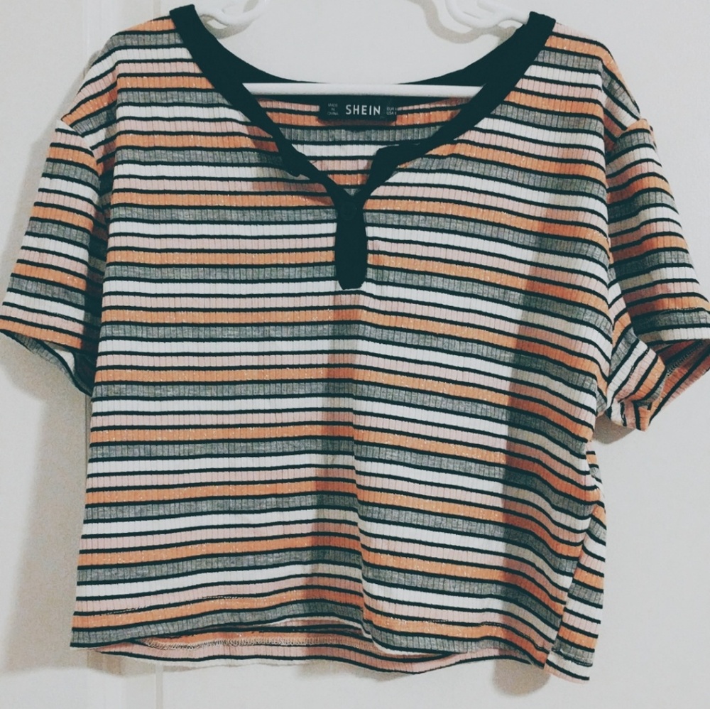 striped crop top🌷